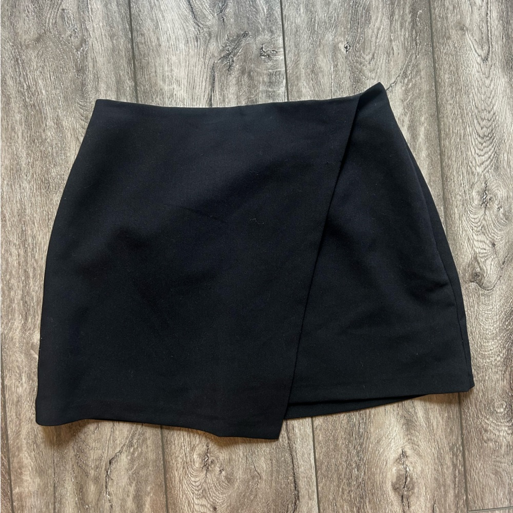 Abercrombie Black Skort